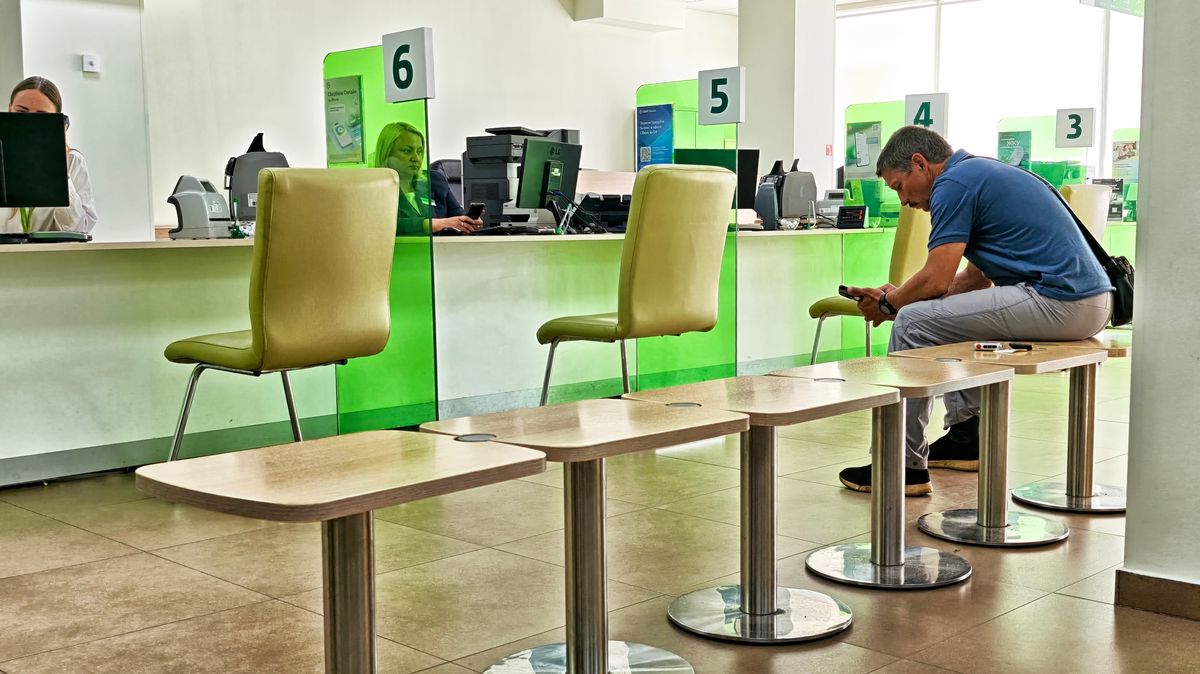 Umělá inteligence vážně ohrožuje desítky tisíc míst v evropských bankách